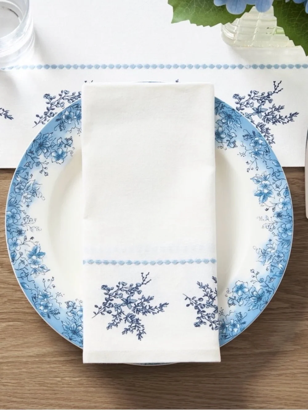 Blue and White Floral Cotton Cloth Napkin - My Texas House. 4 count